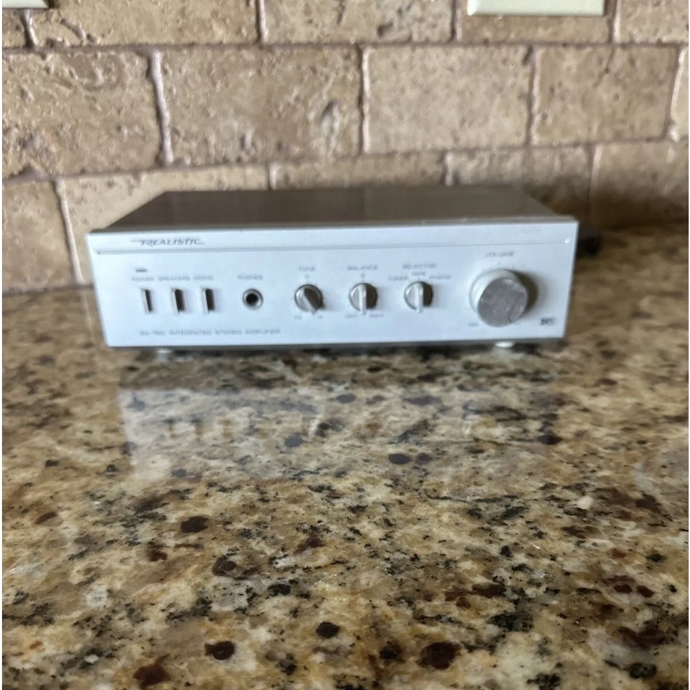 VINTAGE Realistic SA-150 Integrated Sterio Amplifier, Cool Amp.